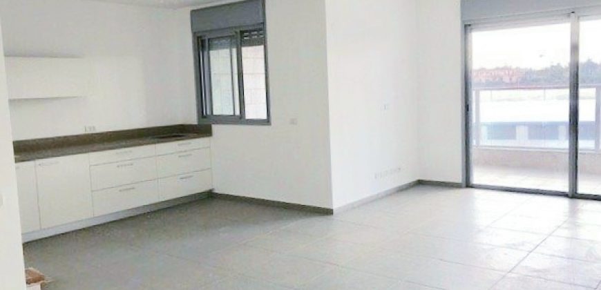 location appartement neuf  5 pieces 4400 shekels Kfar yona ( Sharona)