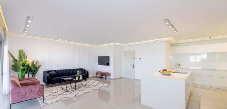 A vendre magnifique appartement 4 chambres Netanya  2.250.000